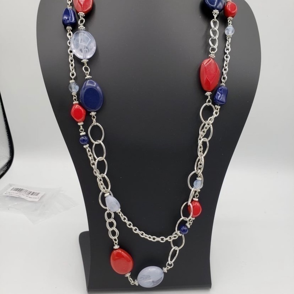 (Bonus Jewelry included ‼️)Stunning silver necklace